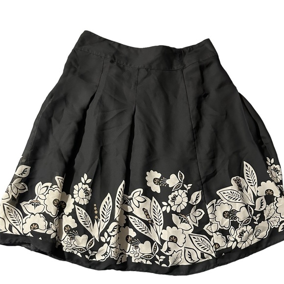 Geoffrey Beene Sport women's size 10 black floral twirly skirt - Picture 1 of 5
